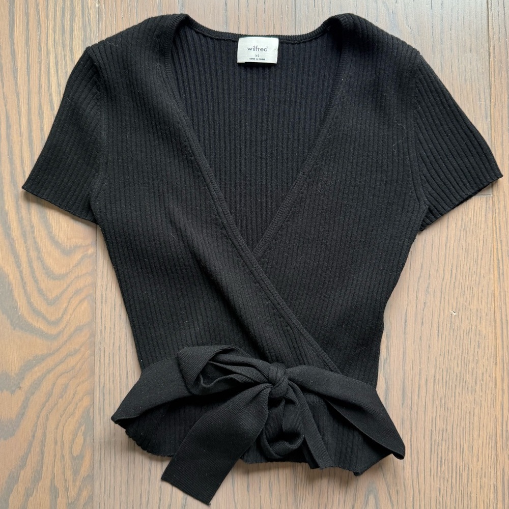 Aritzia Wilfred All Tied Up Wrap Sweater Tee